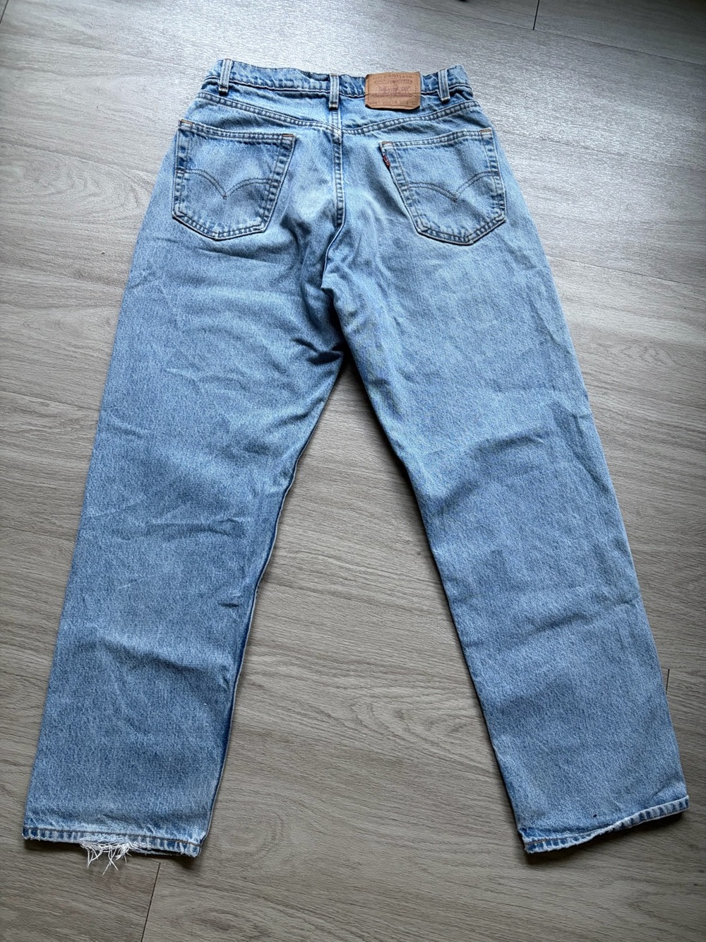 Levi's 565 Loose Fit Wide Leg Vintage Jeans - Picture 2 of 4
